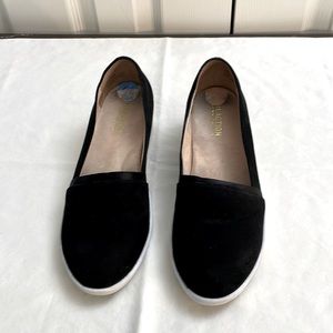 Kenneth Cole Reaction sporty wedges with suede like material